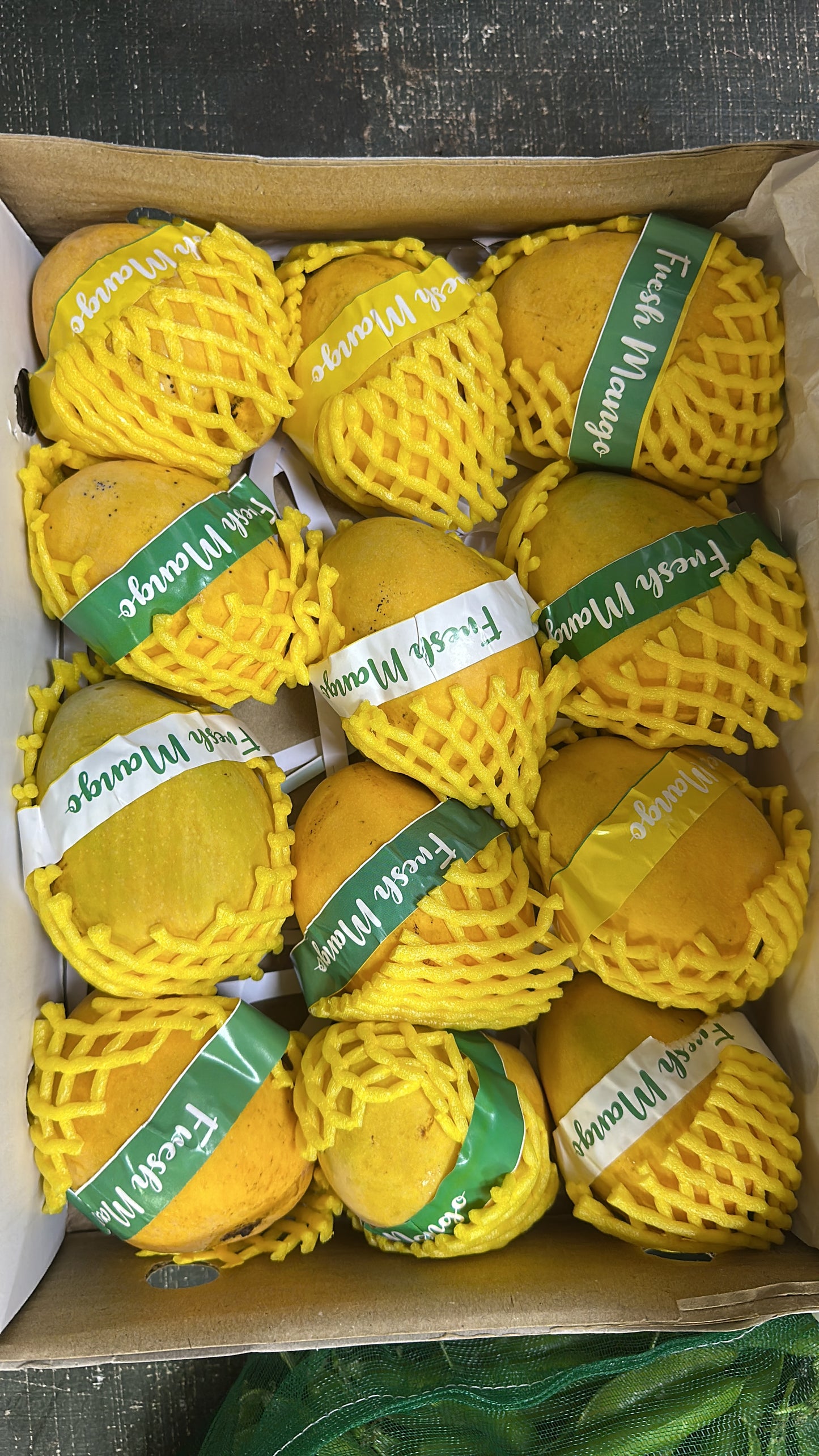 Alphonso Mangoes Premium Box
3Kg/Pack  by air India 🇮🇳